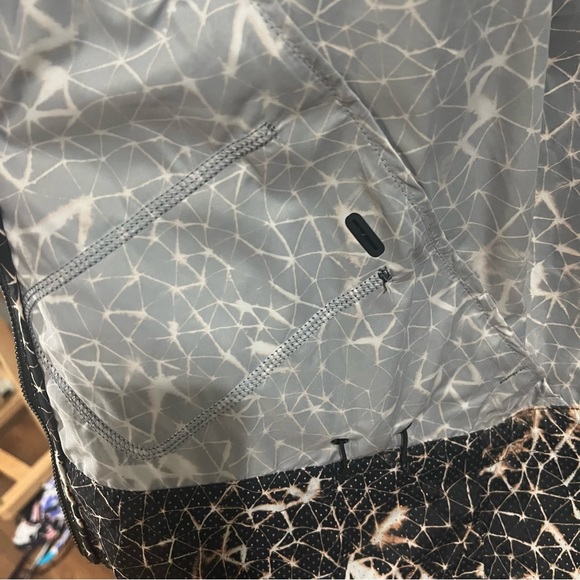Lululemon Miss Misty II Jacket Size 4 SCMX Star Crushed Multi WindH2O Resist - Picture 5 of 7